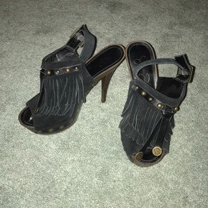 Jessica Simpson black fringe heals